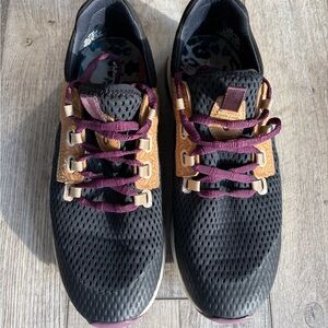 Women's Olukai Sneakers, Wailuku Style - Black US Size 9